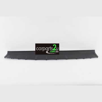REAR BAR MOULD TO SUIT TOYOTA LANDCRUISER 200 SERIES WAGON 10/2015–3/2021